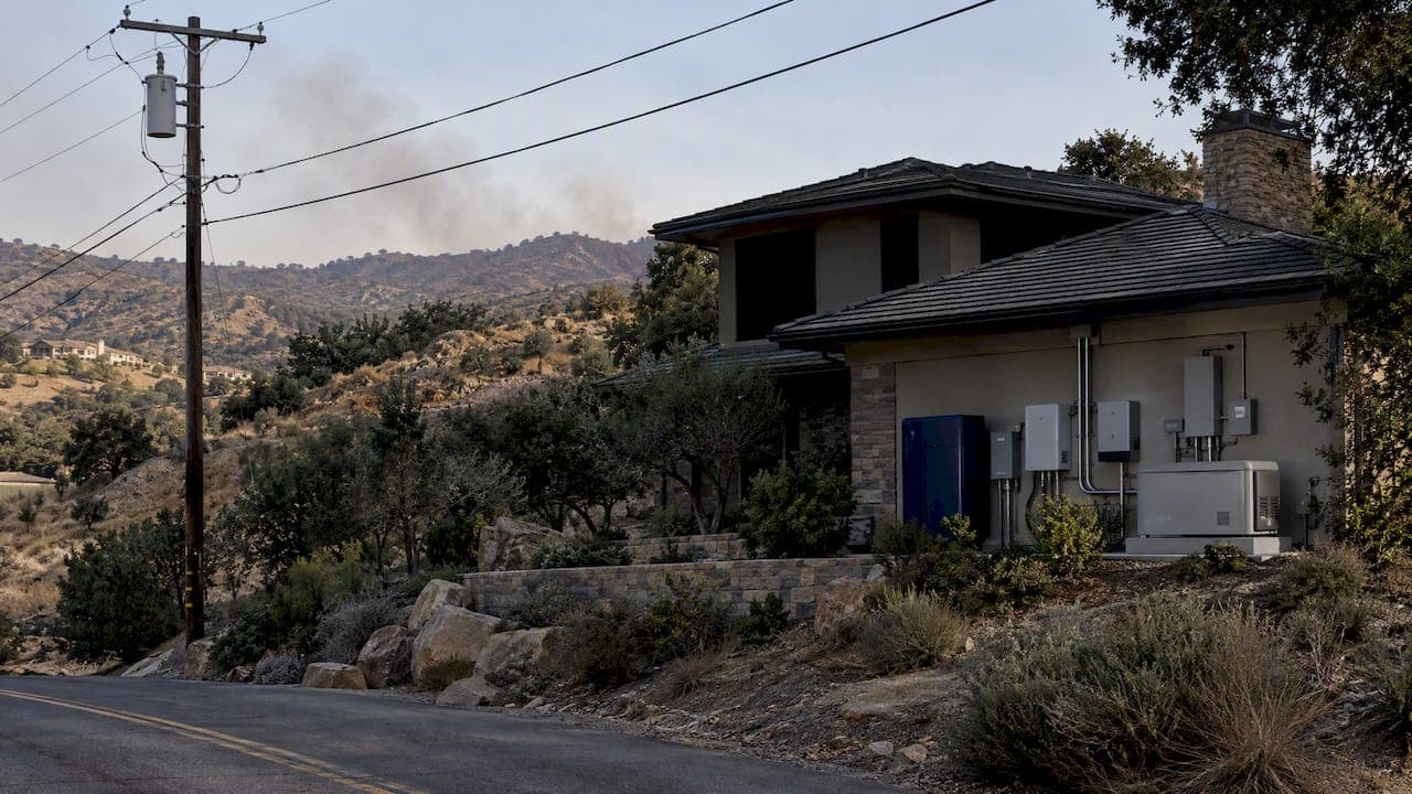 Planned Power Shutoffs: Timeline and 4 Steps to Get Alerts for U.S. Homes